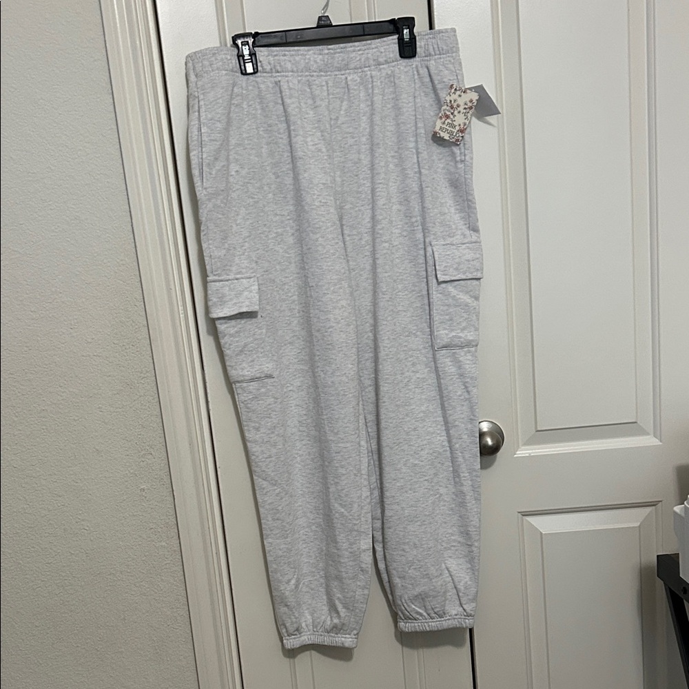 Kohl's White Heather Cargo Pants